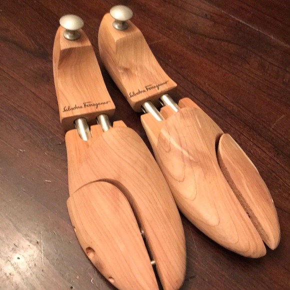 ferragamo shoe tree